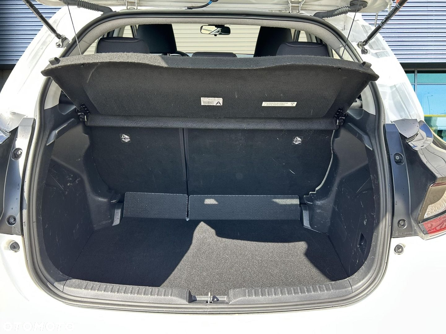 Toyota Yaris - 10