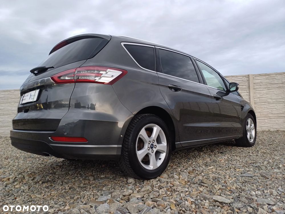 Ford S-Max - 12
