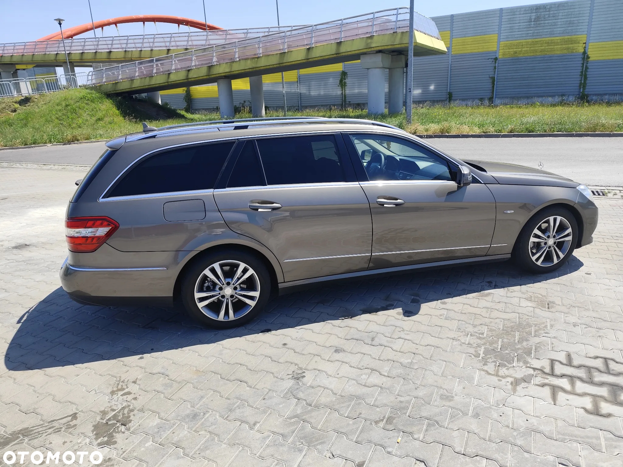 Mercedes-Benz Klasa E 200 T CDI DPF BlueEFFICIENCY Automatik Avantgarde - 3