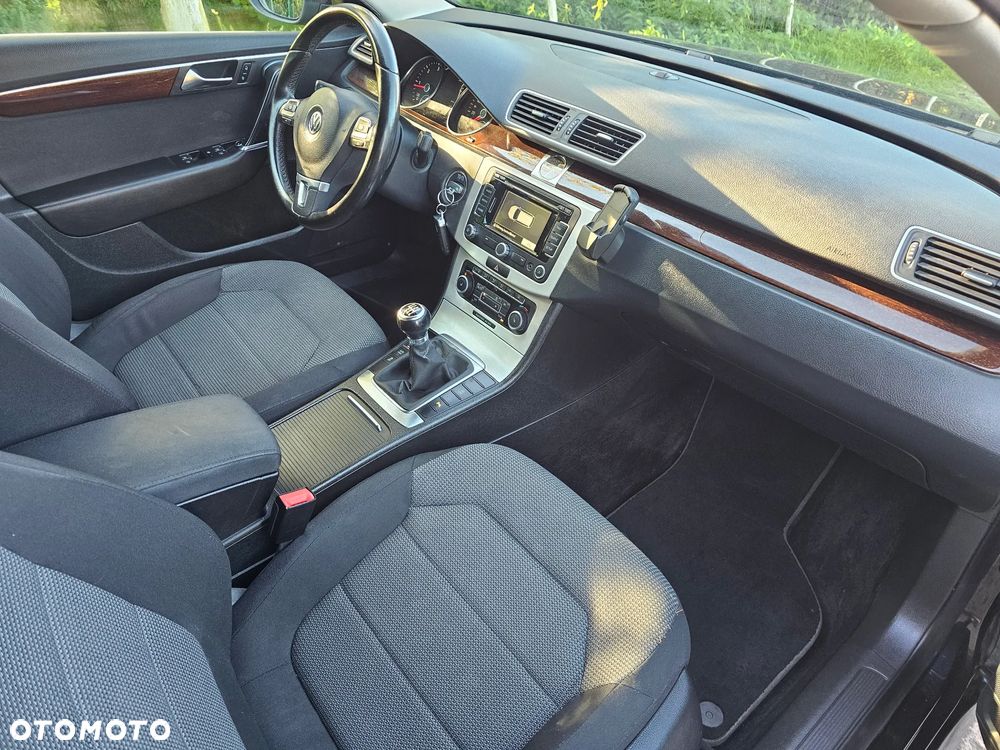 Volkswagen Passat 1.6 TDI Comfortline - 9
