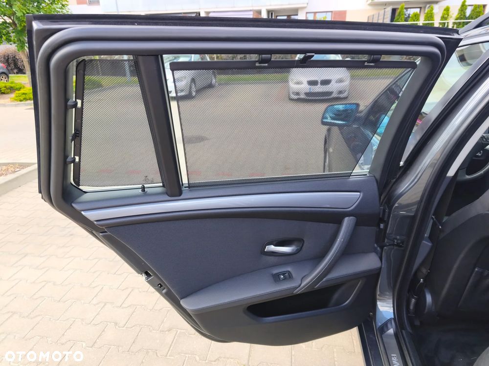 BMW Seria 5 - 32