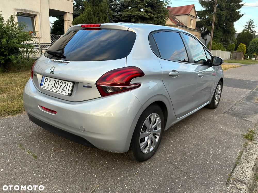 Peugeot 208 - 4