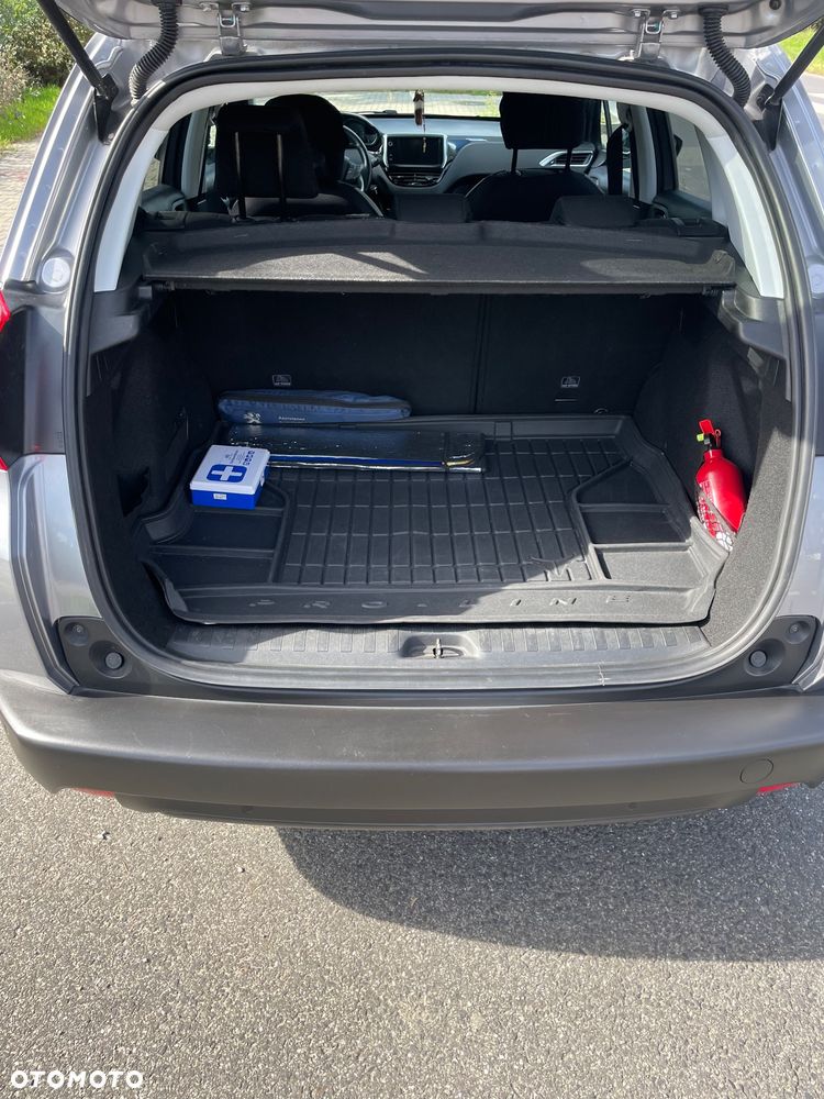 Peugeot 2008 1.2 Pure Tech Style - 13