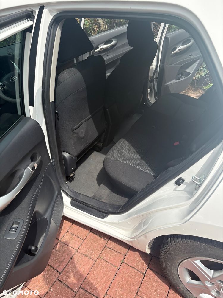 Toyota Auris - 25