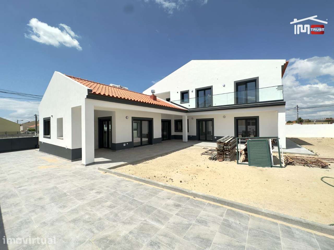 Incrível Moradia T4+1 - Com 612M2 de Terreno - Grande imagem: 3/40