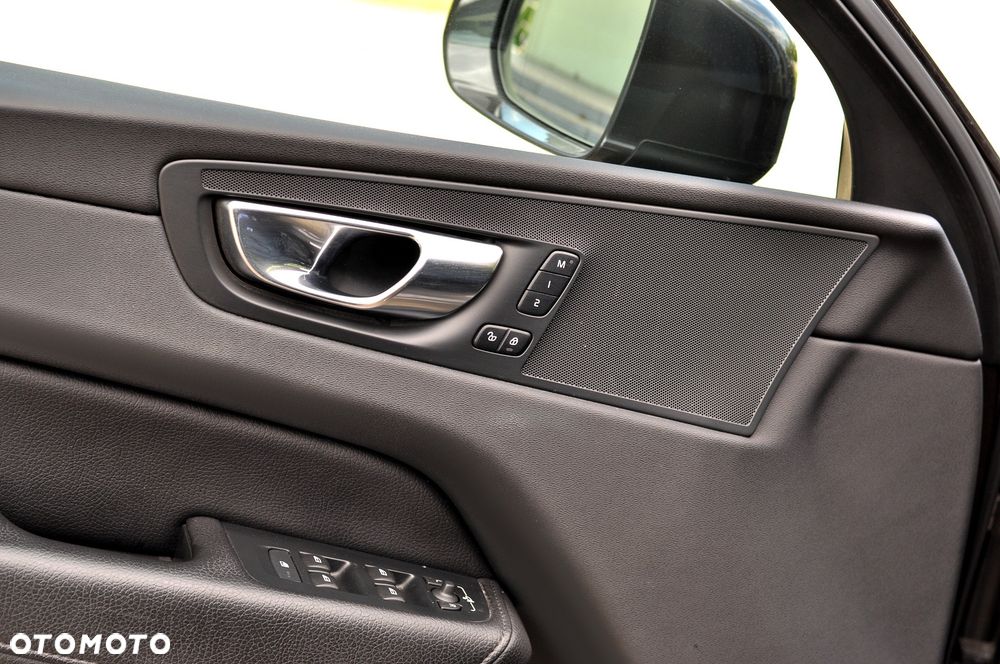 Volvo XC 60 - 25