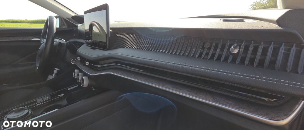Skoda Superb 2.0 TDI SCR 4x4 L&K DSG - 23