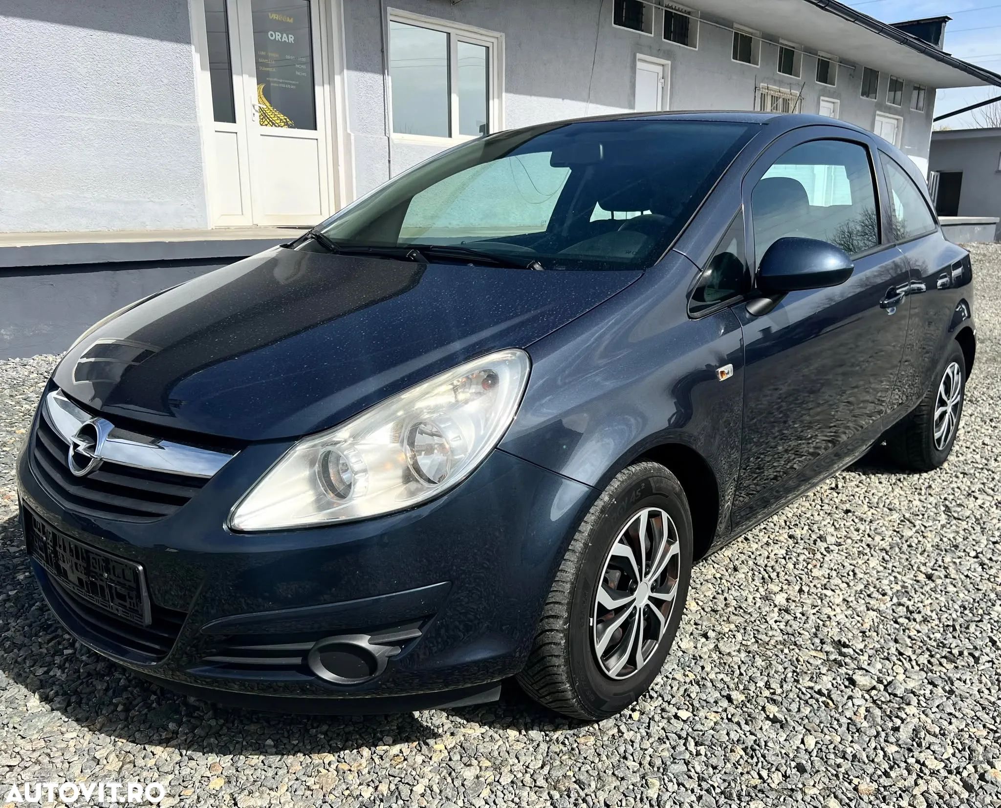 Opel Corsa 1.2 16V Innovation - 1