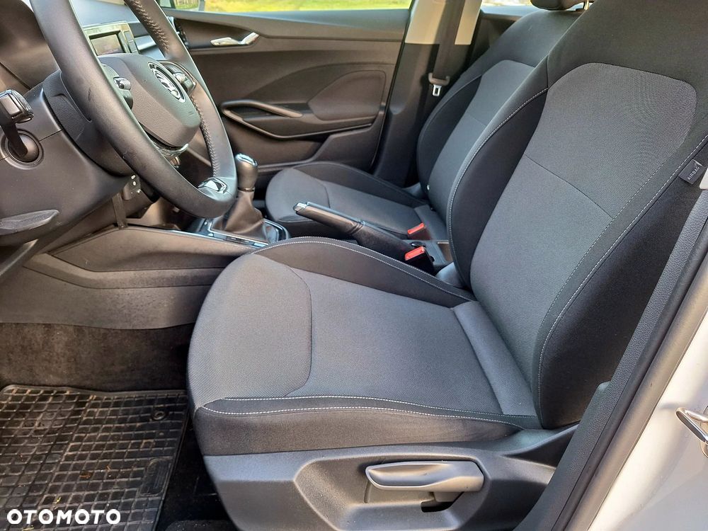 Skoda Fabia 1.0 MPI Active - 27