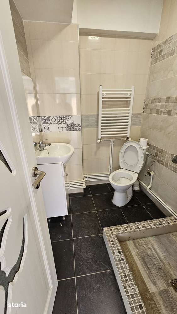 Spatiu comercial, Nicolina, zona Rond Vechi,  la 600 de m de bulevard - Imagine principală: 2/2
