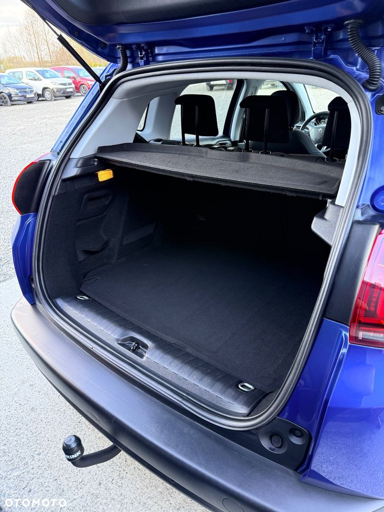 Peugeot 2008 BlueHDi 100 STOP & START Signature - 9