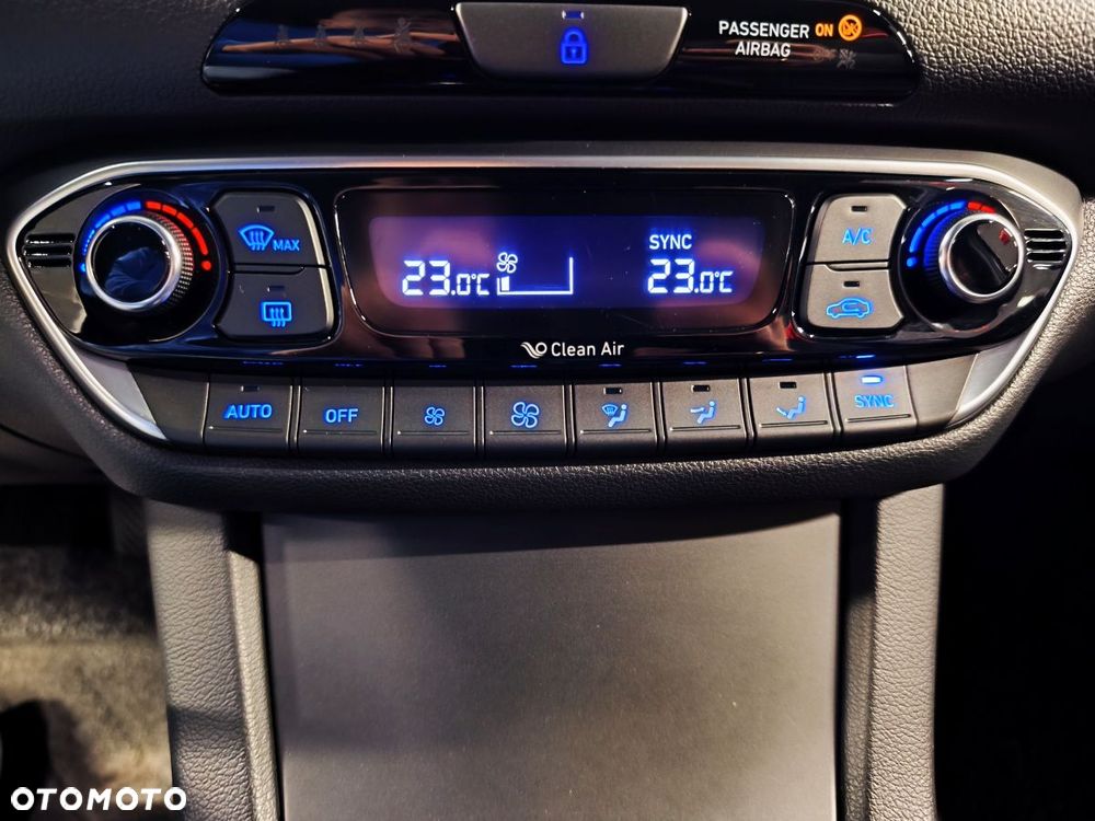 Hyundai i30 1.4 T-GDI Intro Edition - 12