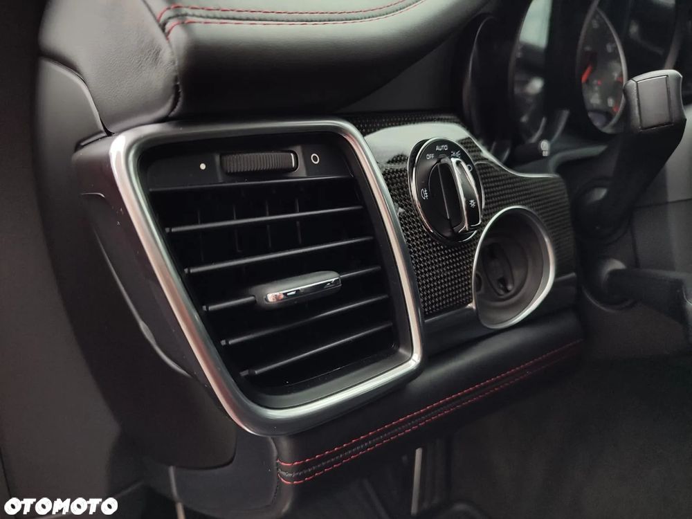 Porsche Panamera 4S - 21