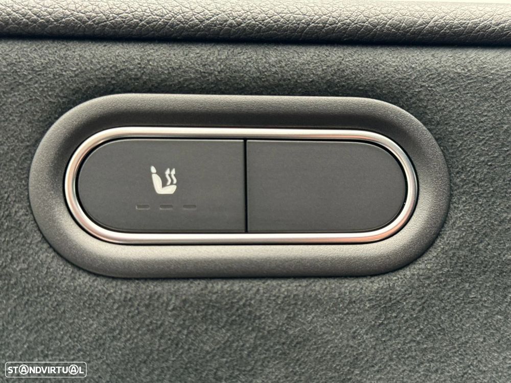 Mercedes-Benz A 250 e AMG Line - 14