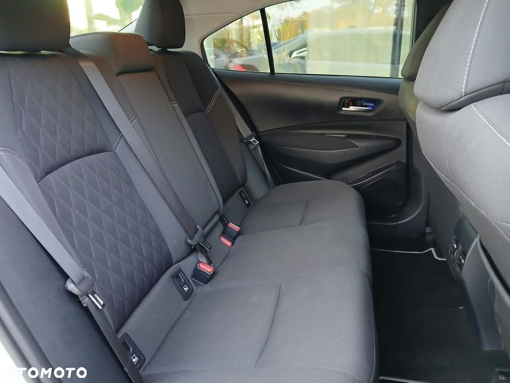 Toyota Corolla - 24