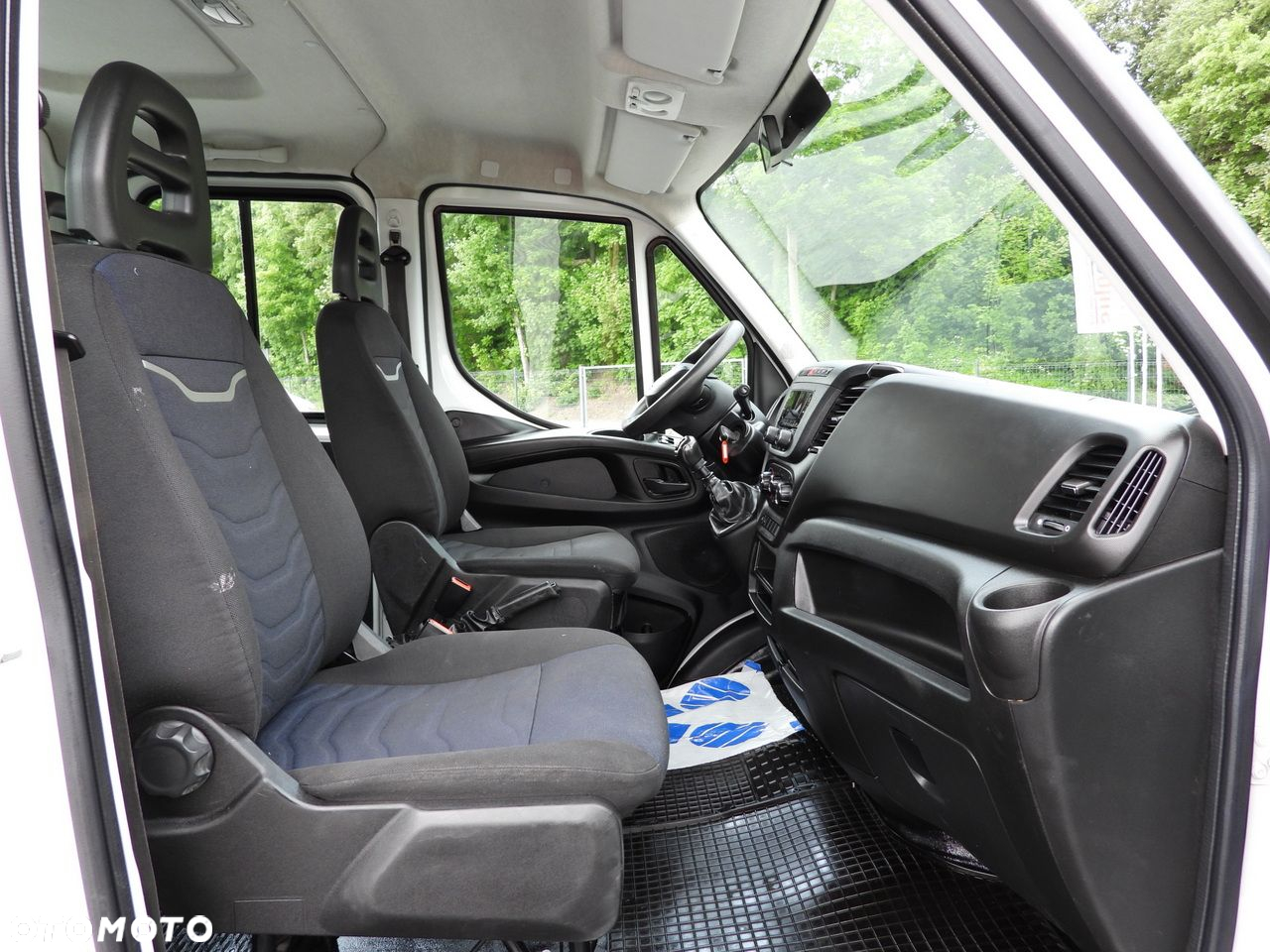 Iveco DAILY 35C14 WYWROTKA PODWÓJNA KABINA DOKA 6 MIEJSC TEMPOMAT BLIŹNIACZE KOŁA KLIMATYZACJA  140KM - 38
