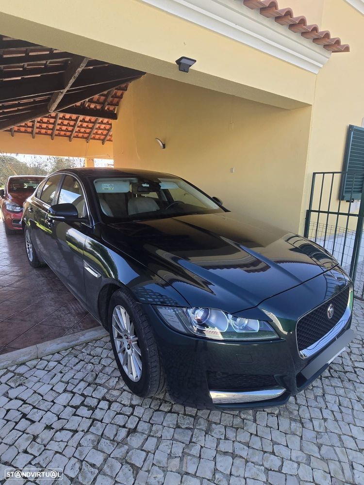 Jaguar XF 2.0 D Prestige - 11