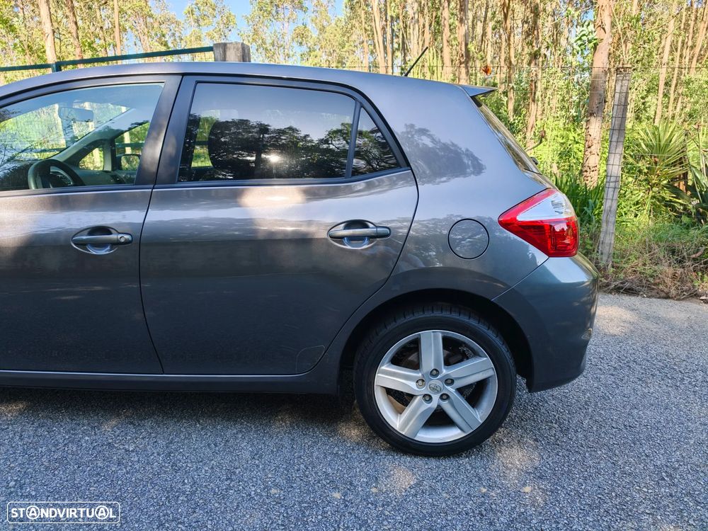 Toyota Auris 1.4 D-4D - 13