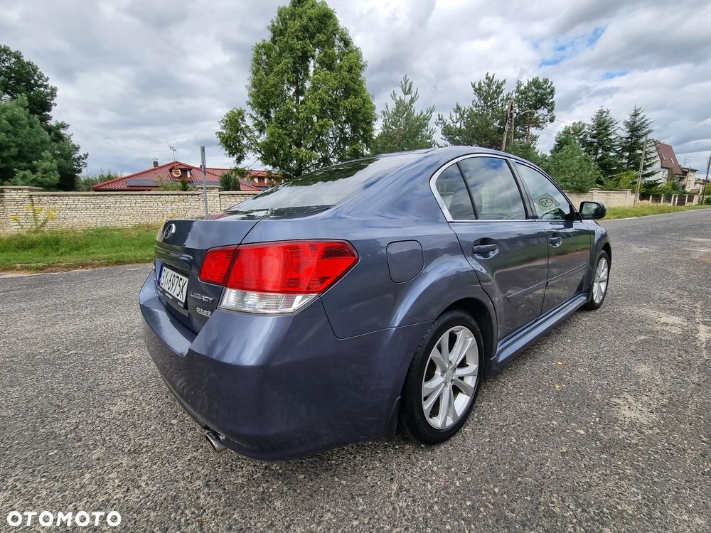 Subaru Legacy - 12