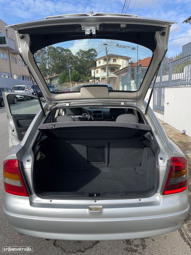 Opel Astra 1.2 Club - 6