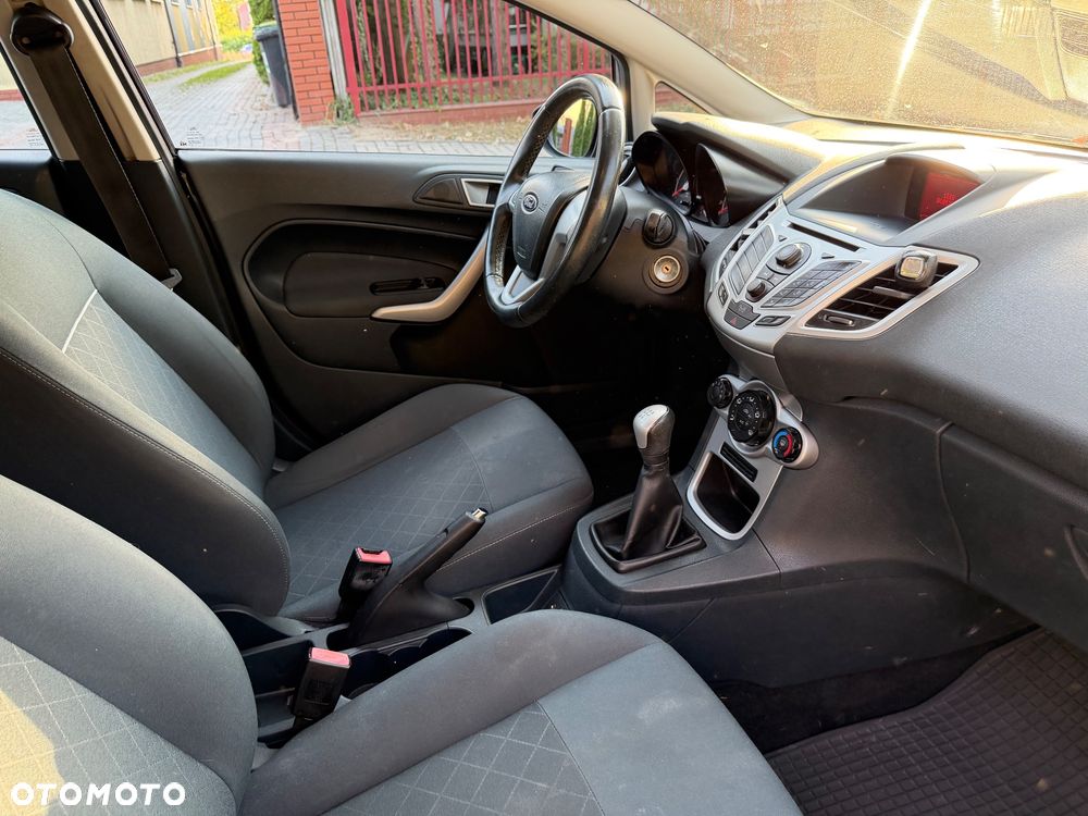 Ford Fiesta 1.25 Trend - 32