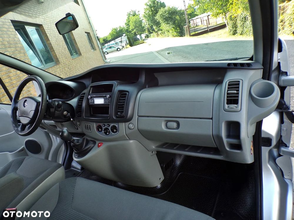 Opel Vivaro L2H1 2.9t - 16