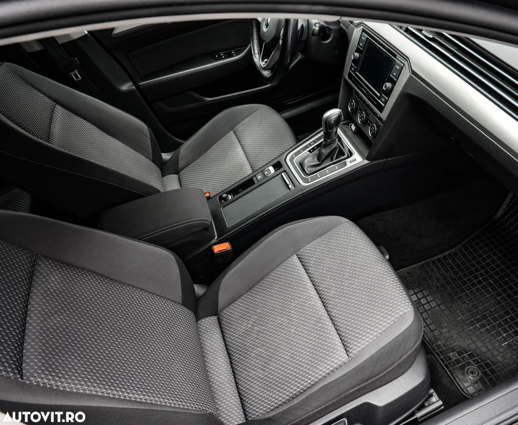 Volkswagen Passat 2.0 TDI DSG Advance - 13