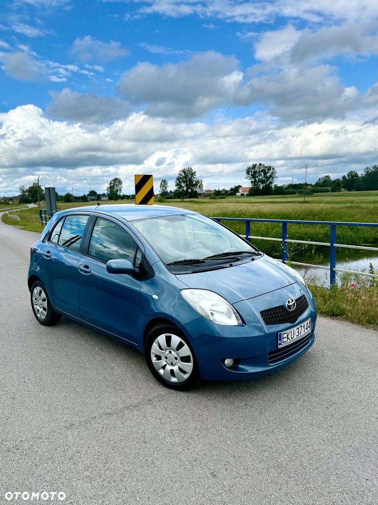 Toyota Yaris 1.3 Sol - 3