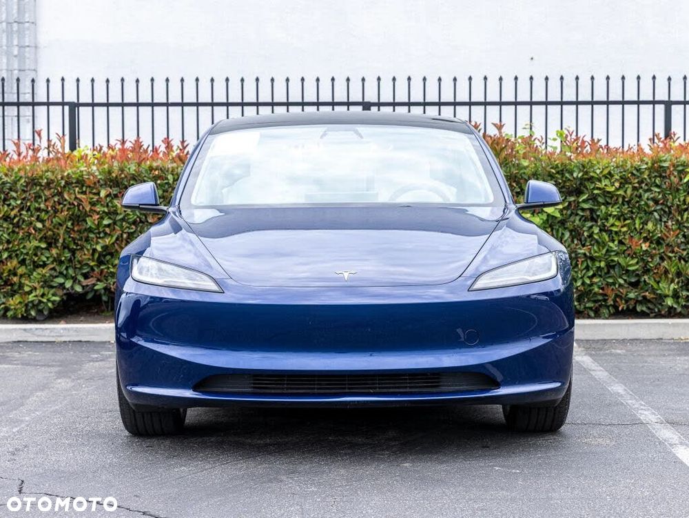 Tesla Model 3 - 2