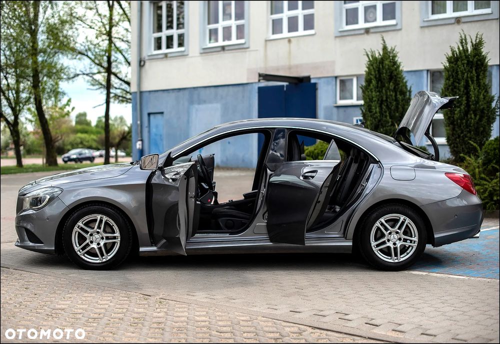 Mercedes-Benz CLA - 12
