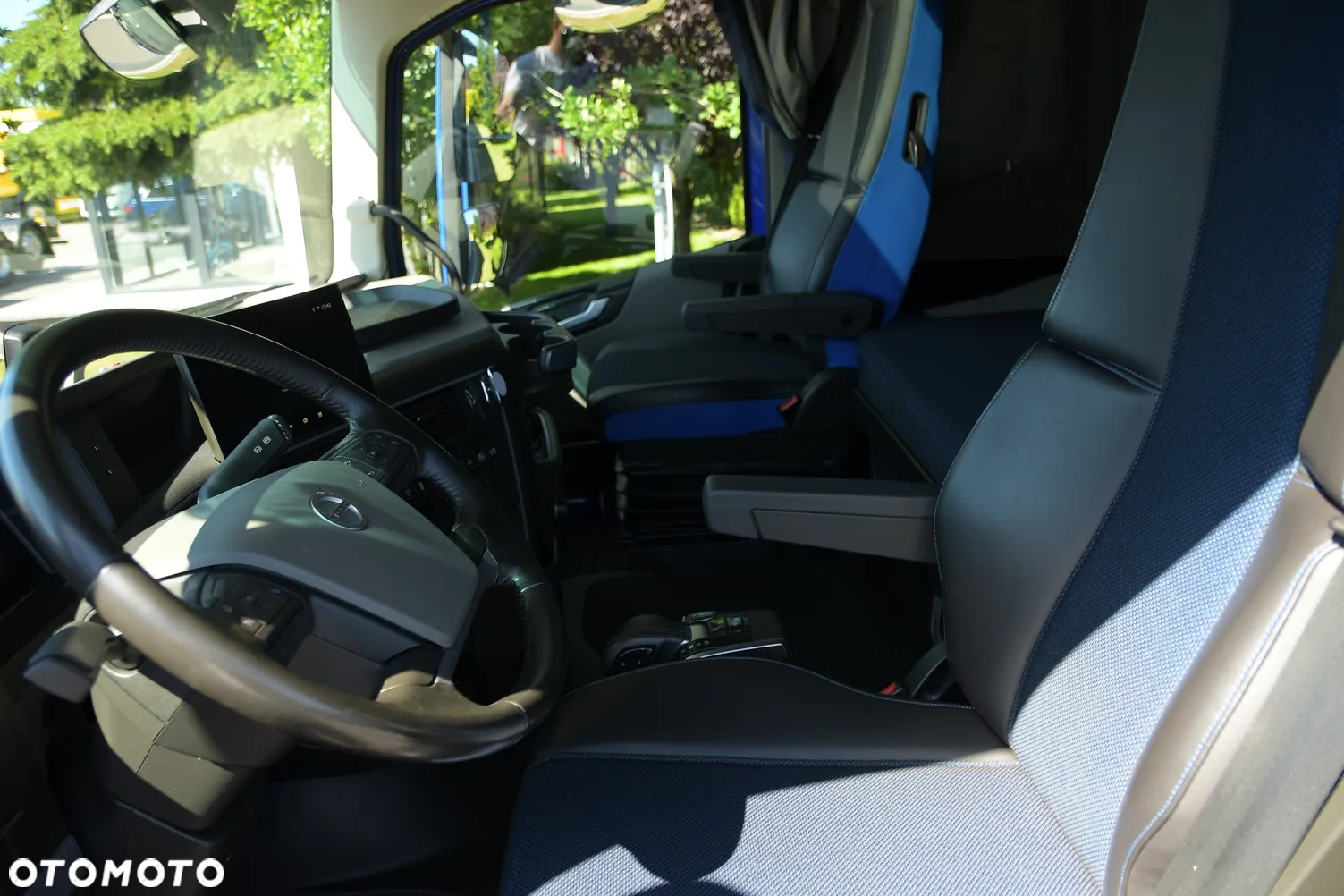 Volvo FH///500///* 2022///* JEDYNE 219 TYŚ KILOMETRÓW///* ZESTAW///TANDEM///* PRZEJAZDOWY///* 7.70+7.70///* KLIMA POSTOJOWA///* DACH PODNOSZONY///* FULL LED///* VIRTUAL COCPIT///* KAMERA///* PERFEKCYJNY STAN///* JAK NOWY - 23