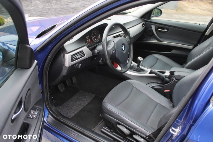 BMW Seria 3 - 23