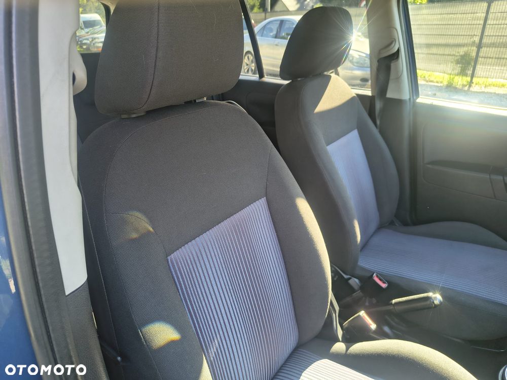 Ford Fusion - 25