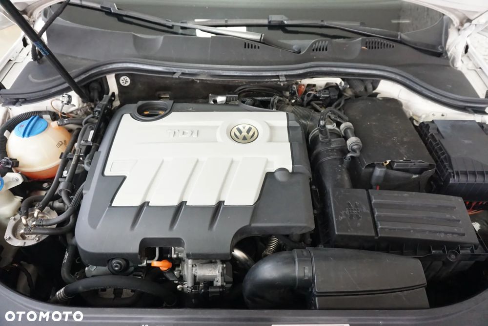 Volkswagen Passat Variant 2.0 TDI DSG Highline - 14