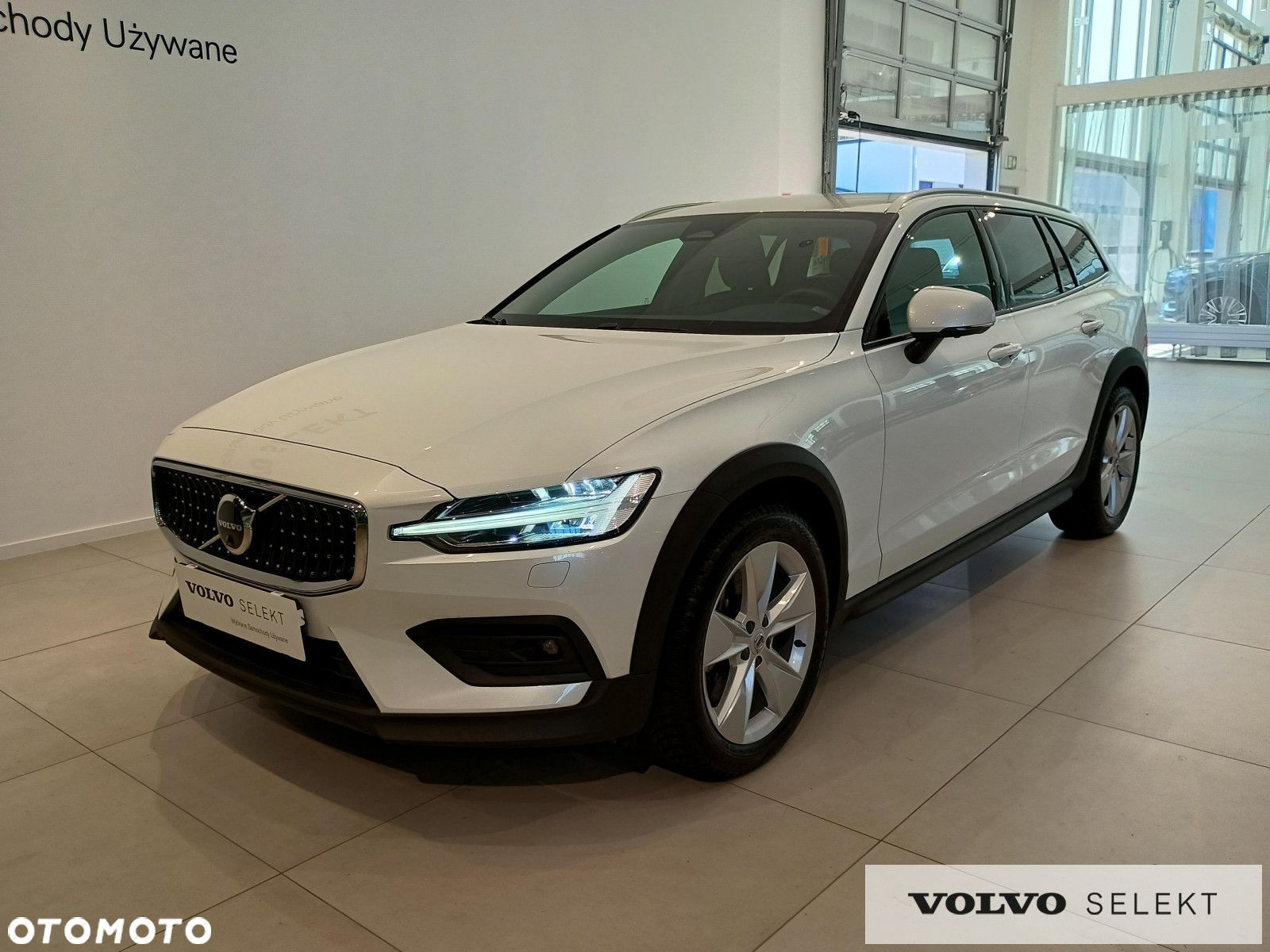 Volvo V60 Cross Country - 9