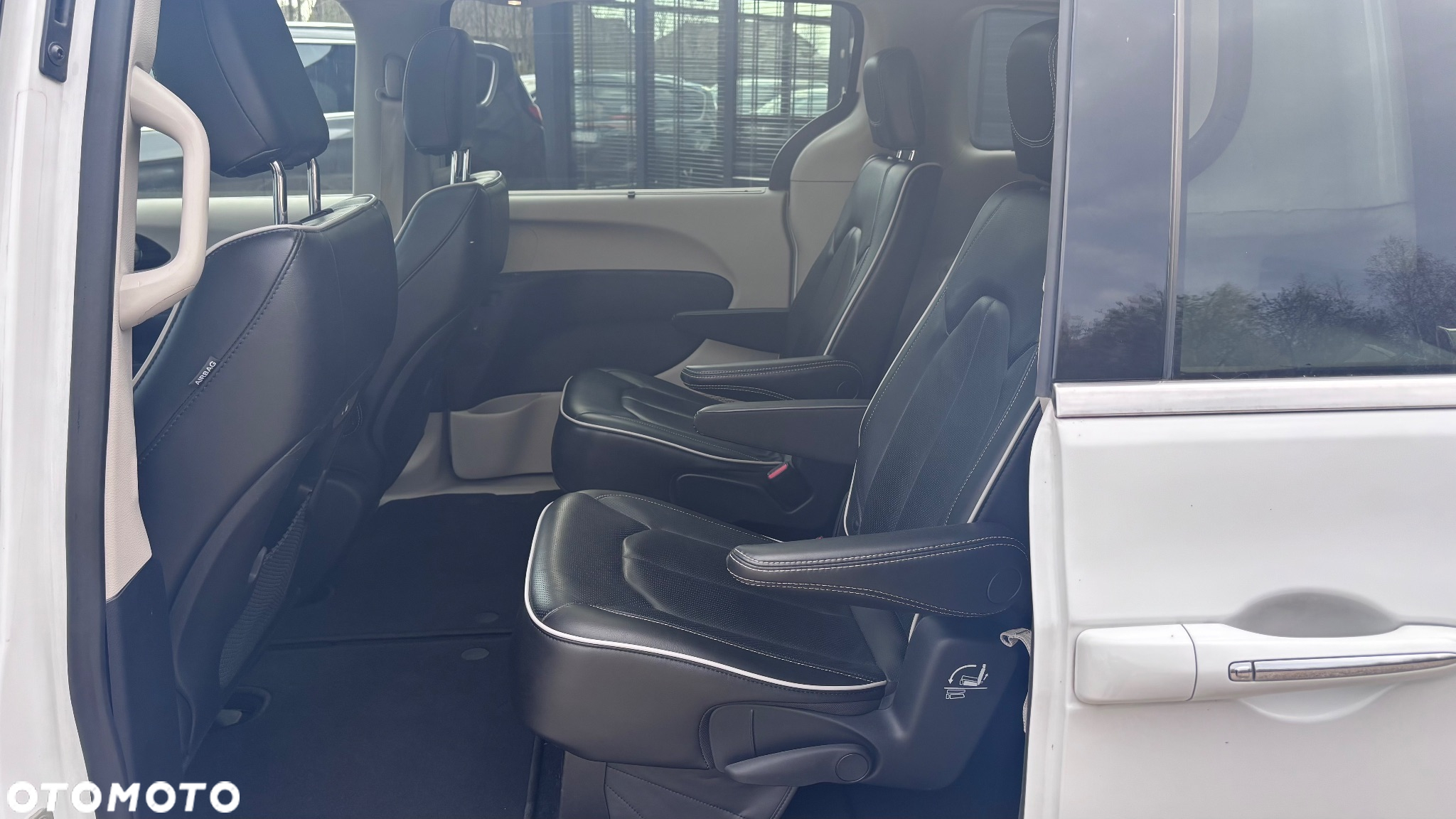 Chrysler Pacifica - 15