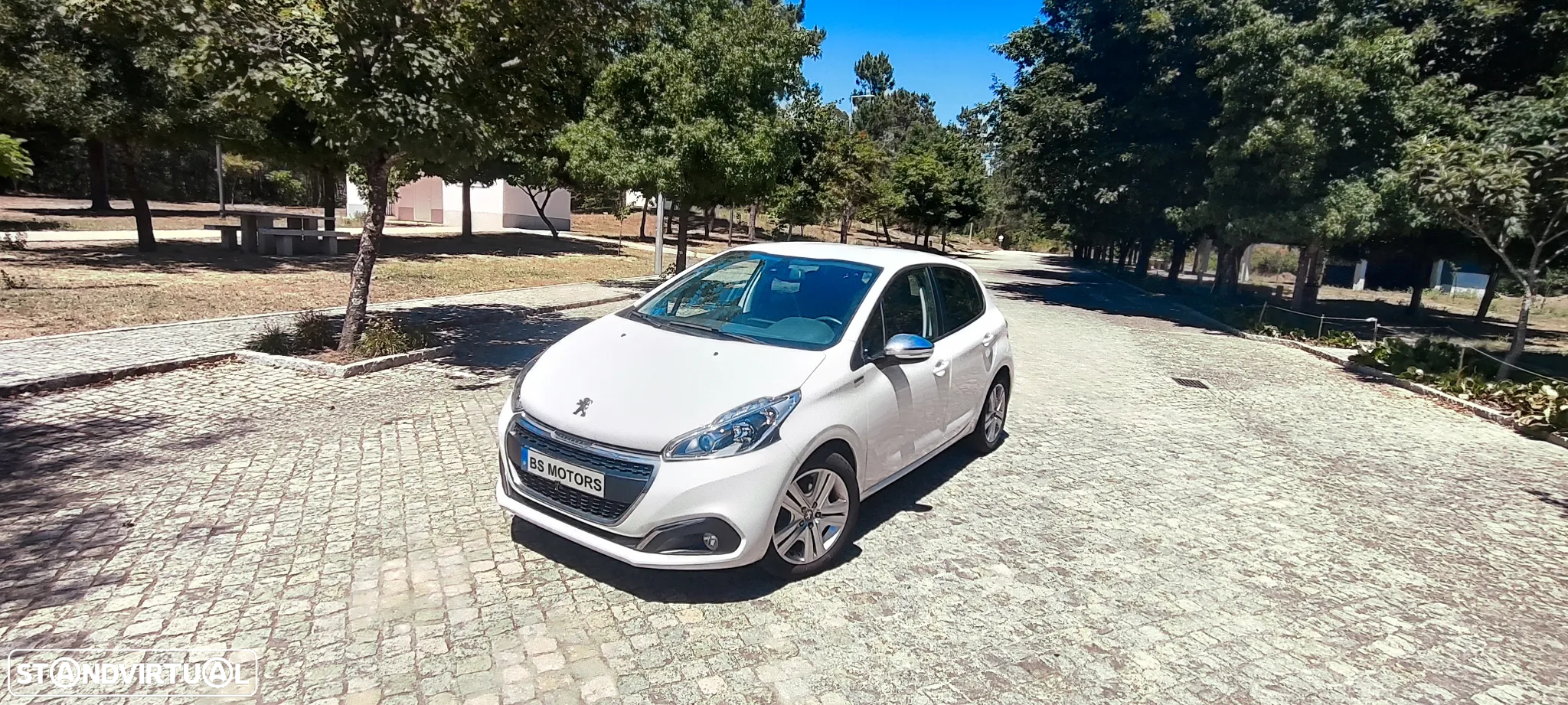 Peugeot 208 1.2 PureTech Signature - 2