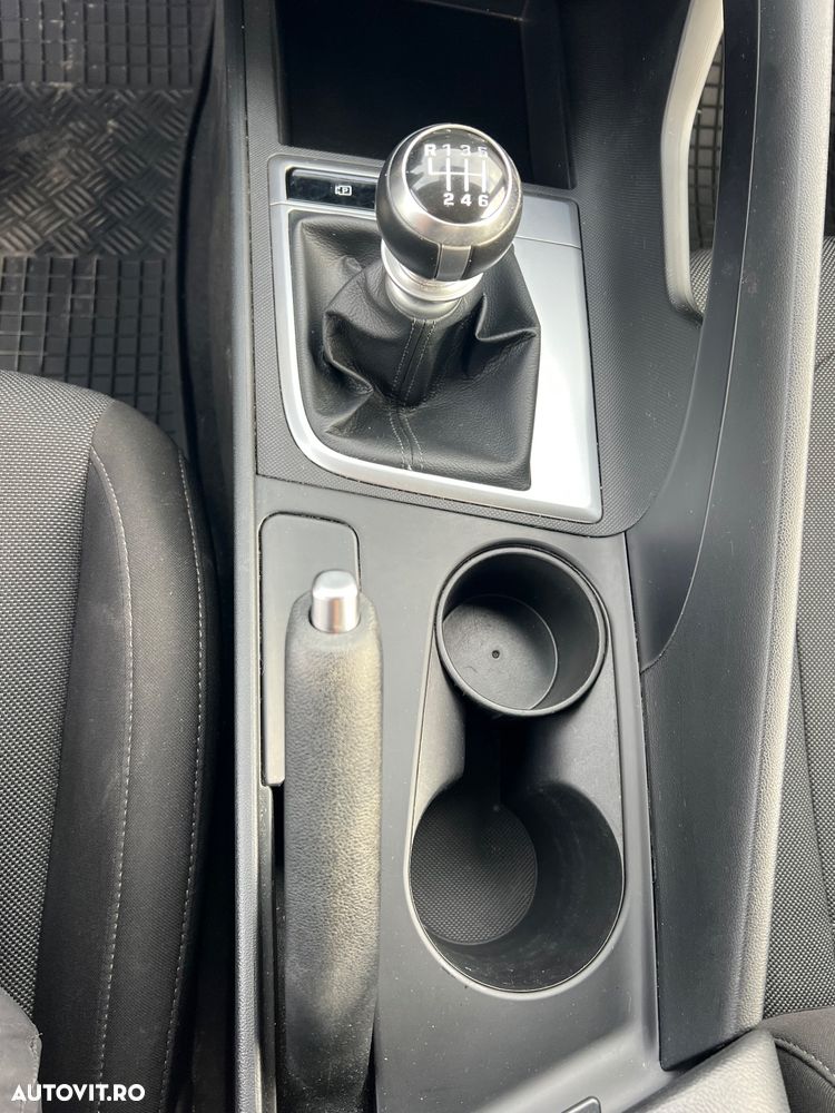 Hyundai Elantra 1.6 l 123 CP 6MT Classic - 11