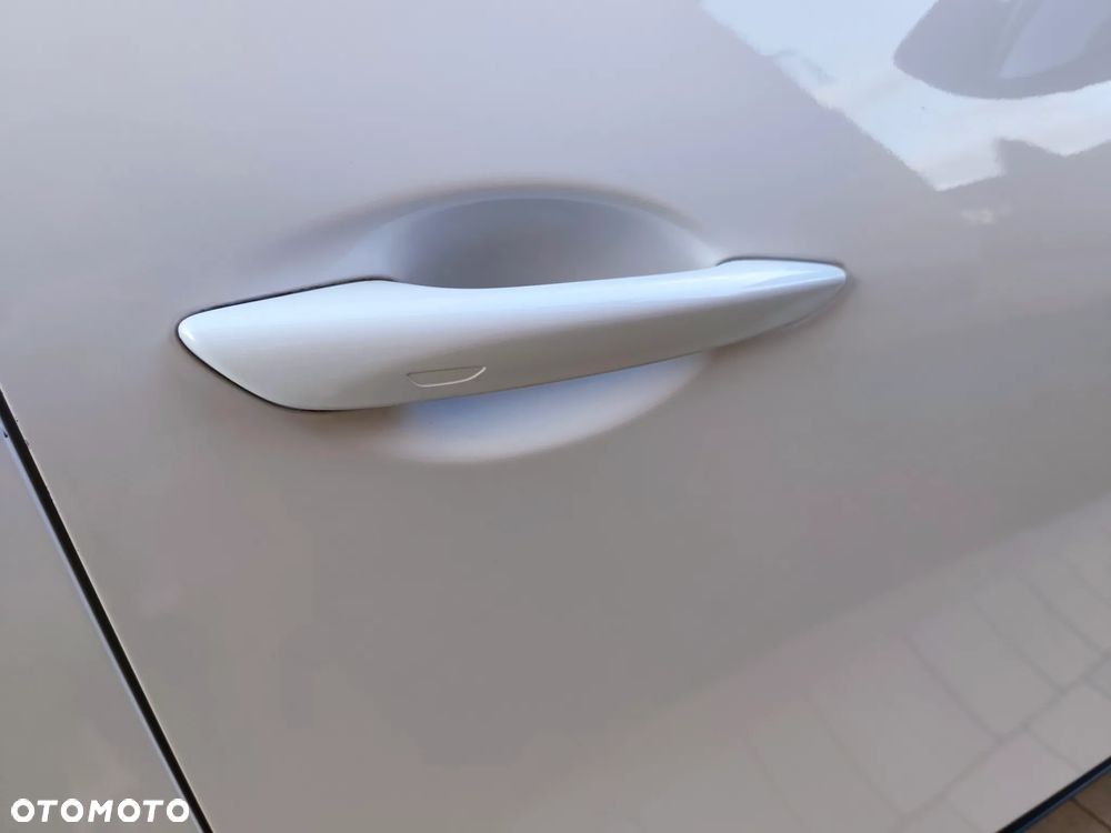 Mazda 3 e-SKYACTIV-G 122 M HYBRID EXCLUSIVE-LINE - 26