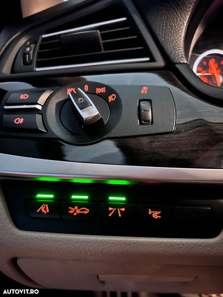 BMW Seria 5 535d xDrive - 14