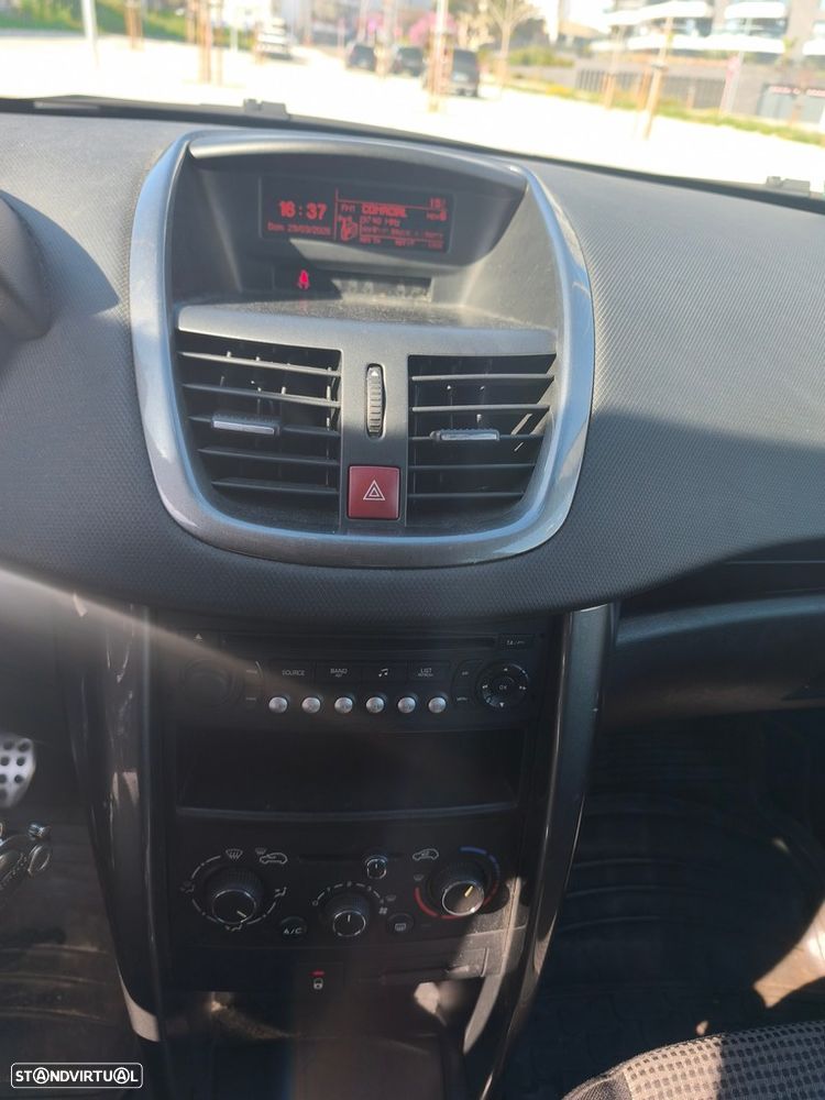 Peugeot 207 1.4 VTi Sportium - 12