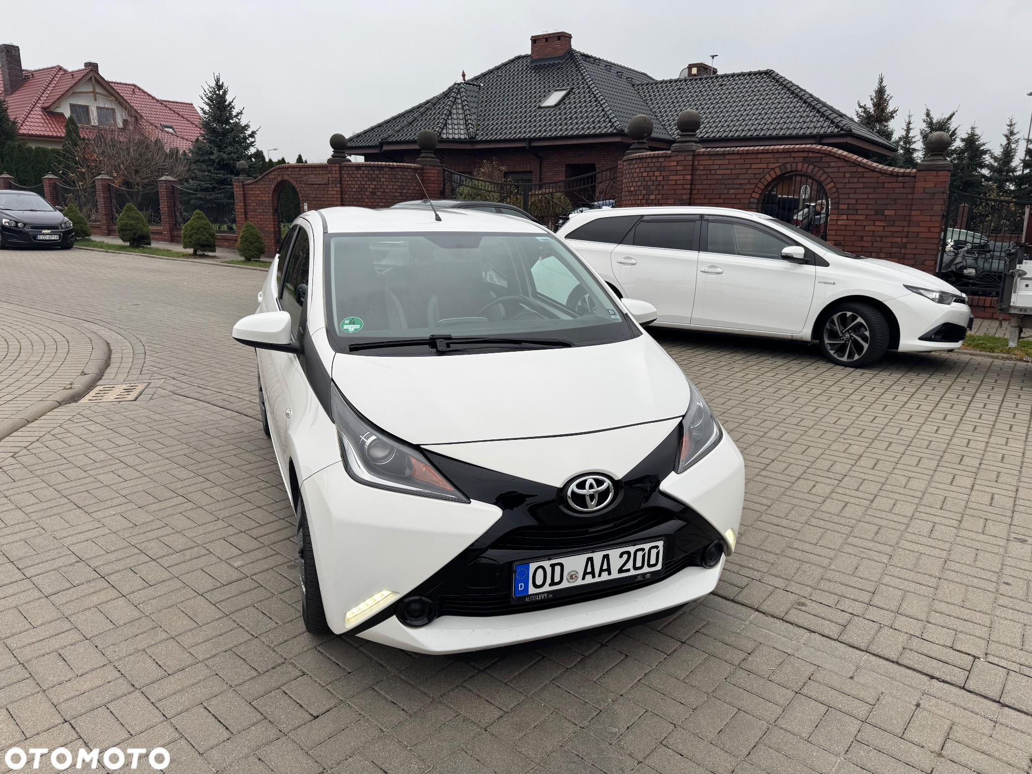 Toyota Aygo x-play - 4