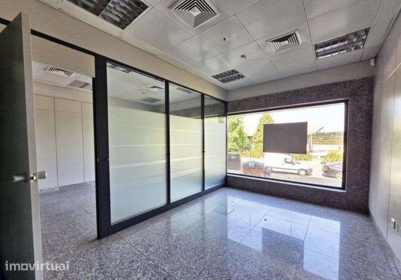 Loja com 140 m² no centro da Maia — excelente localização e potencial - Grande imagem: 5/8