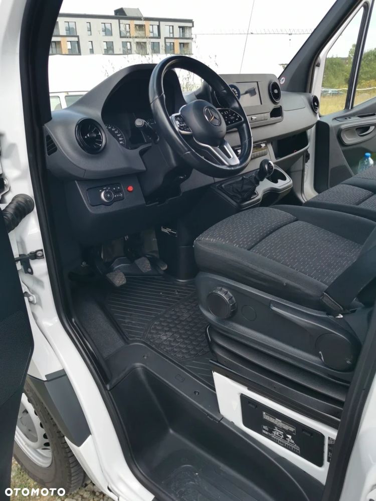 Mercedes-Benz Sprinter B907 - 15
