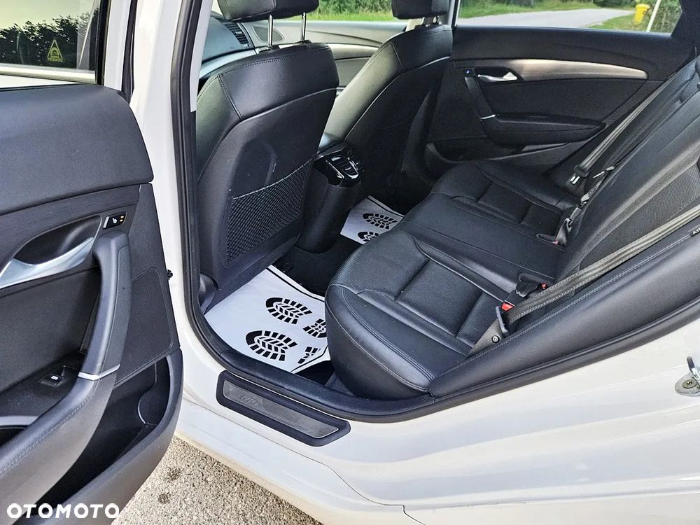 Hyundai i40 1.7 CRDi BlueDrive Business - 16