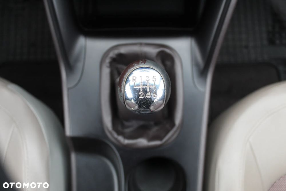 Hyundai ix35 2.0 CRDi Comfort 2WD - 24