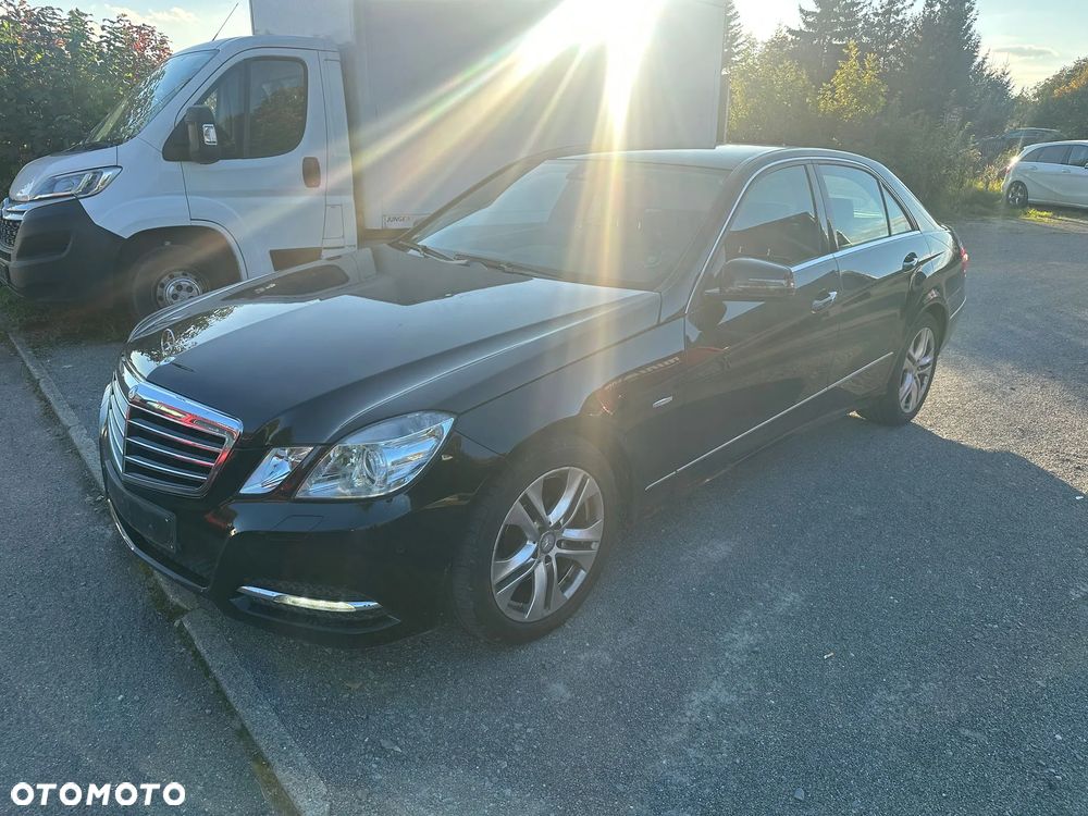 Mercedes-Benz Klasa E 250 CGI BlueEFFICIENCY Automatik Avantgarde - 9