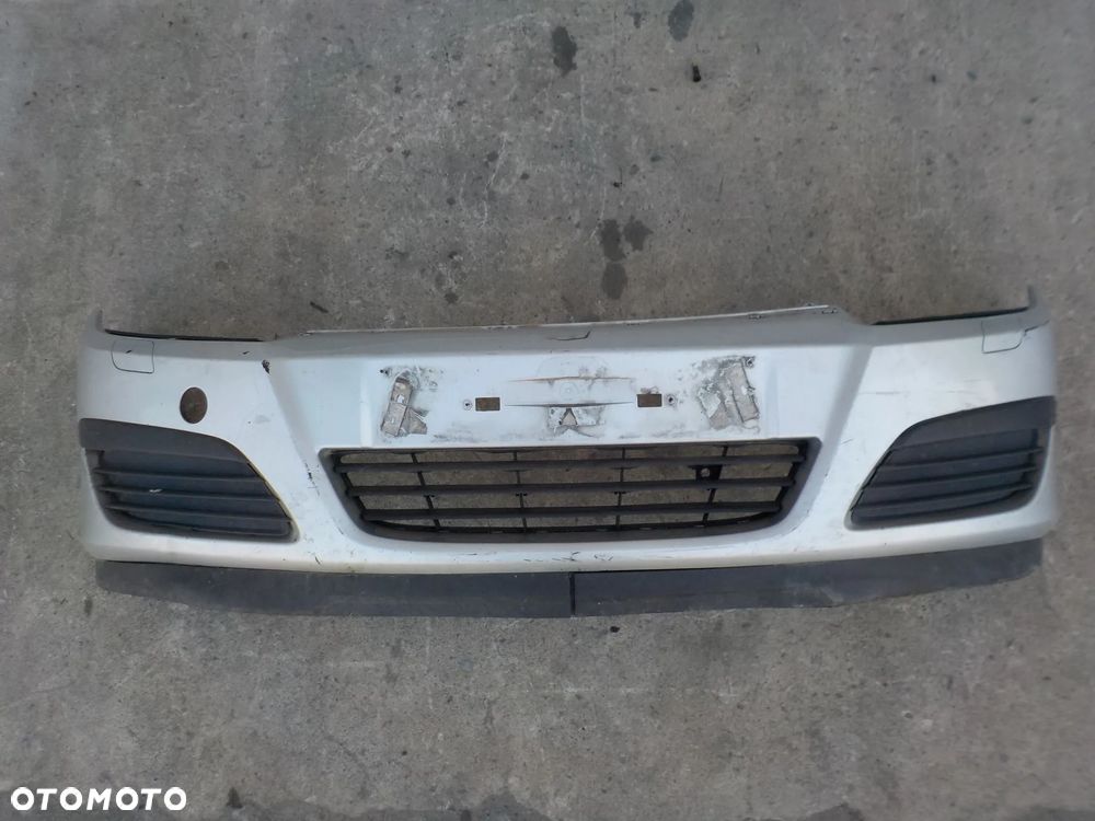 OPEL ASTRA H ZDERZAK PRZÓD