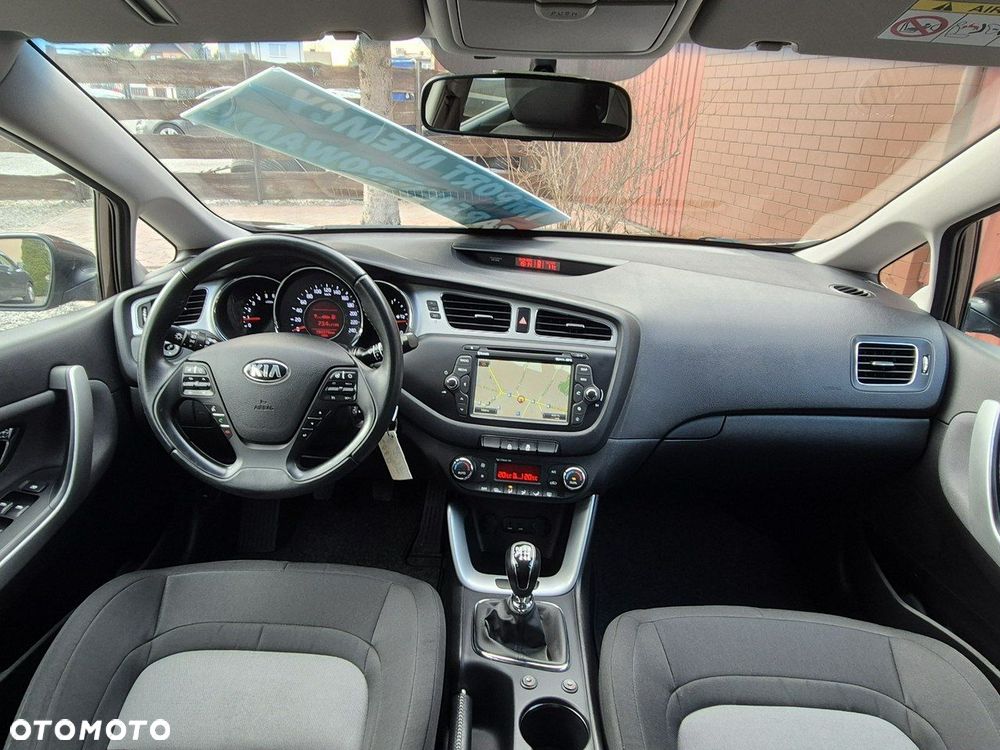 Kia Ceed - 8