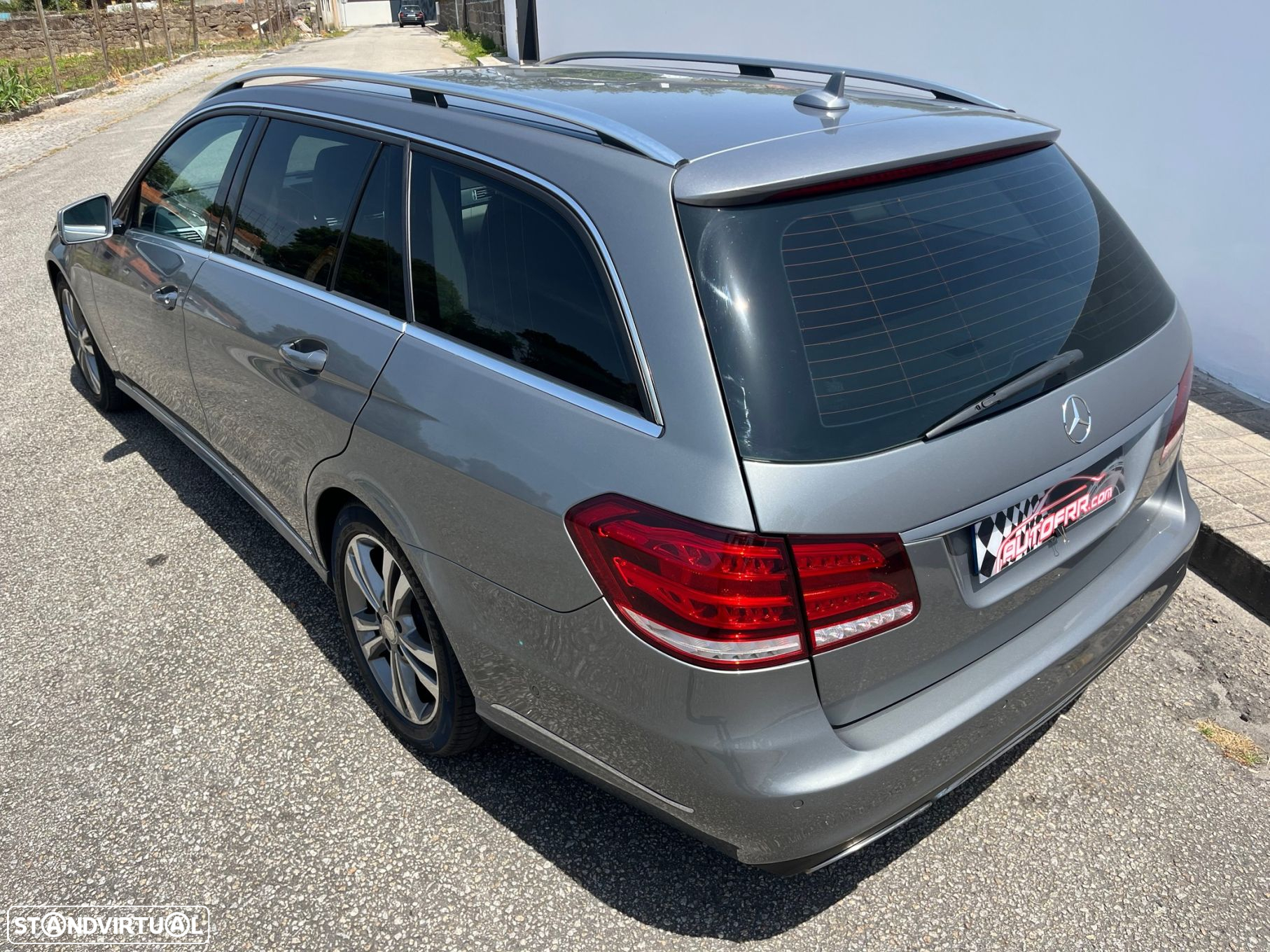 Mercedes-Benz E 300 Bluetec Hybrid Avantgarde - 9